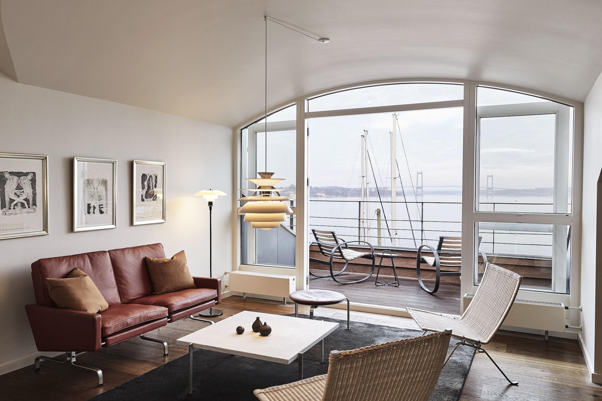 Comwell Kongebrogaarden Hotel Middelfart Exterior photo