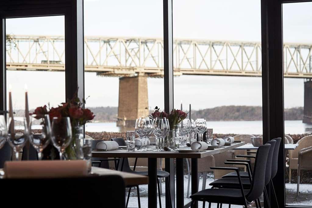 Comwell Kongebrogaarden Hotel Middelfart Restaurant photo