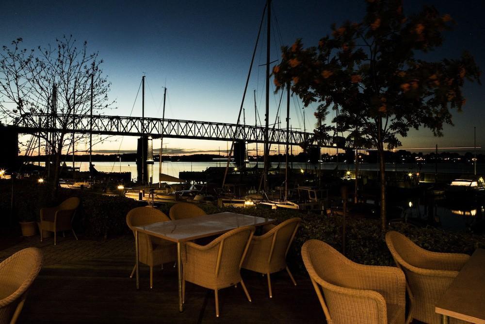 Comwell Kongebrogaarden Hotel Middelfart Exterior photo